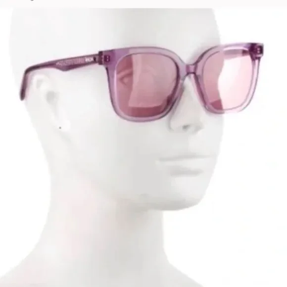 MCM* Wayfarer Tinted Sunglasses EUC  display picture 2